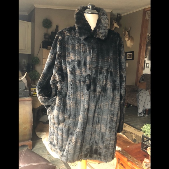 Faux Fur Coat - Picture 6 of 10